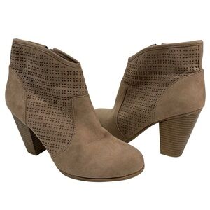 American Rag Womens 7 Ankle Heeled Boots Booties Zip Closure Suede Closed Toe